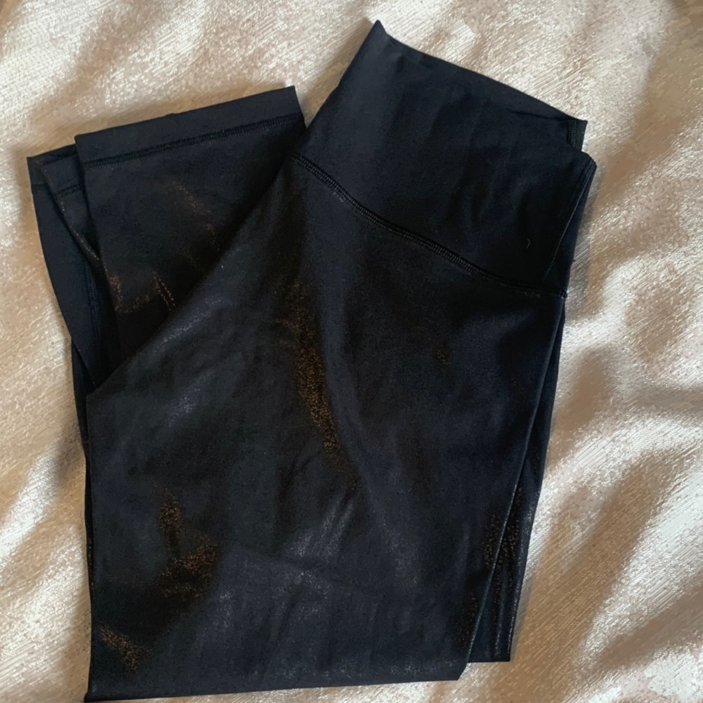 Lululemon Crops *shine